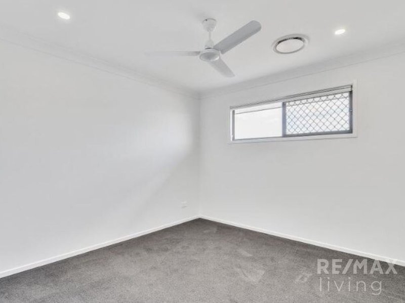 Photo - 16/15 Waratah Way, Morayfield QLD 4506 - Image 4