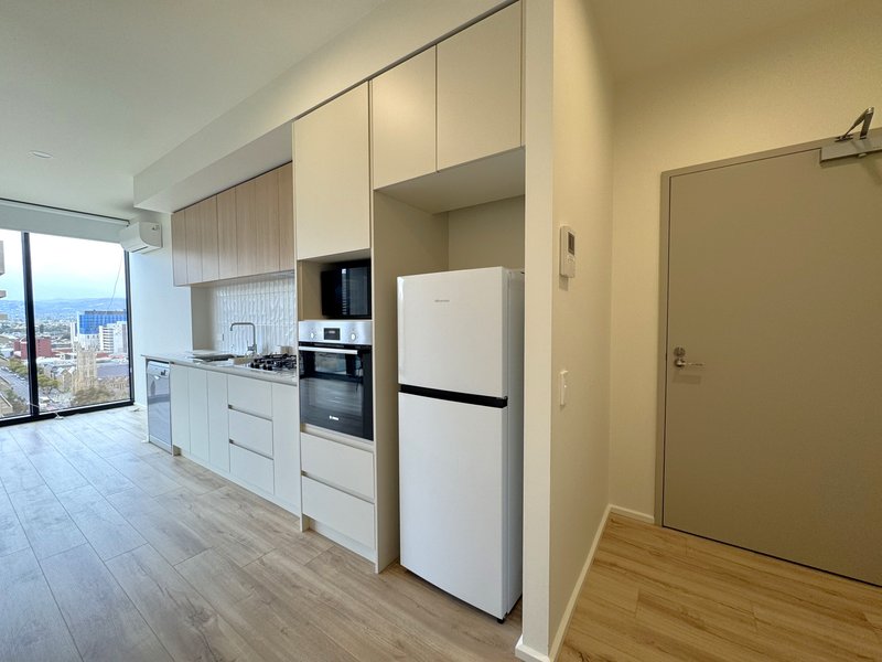 Photo - 1615/6 Penaluna Place, Adelaide SA 5000 - Image 4