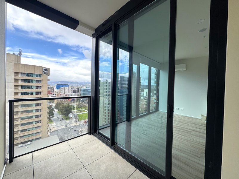 Photo - 1615/6 Penaluna Place, Adelaide SA 5000 - Image 11