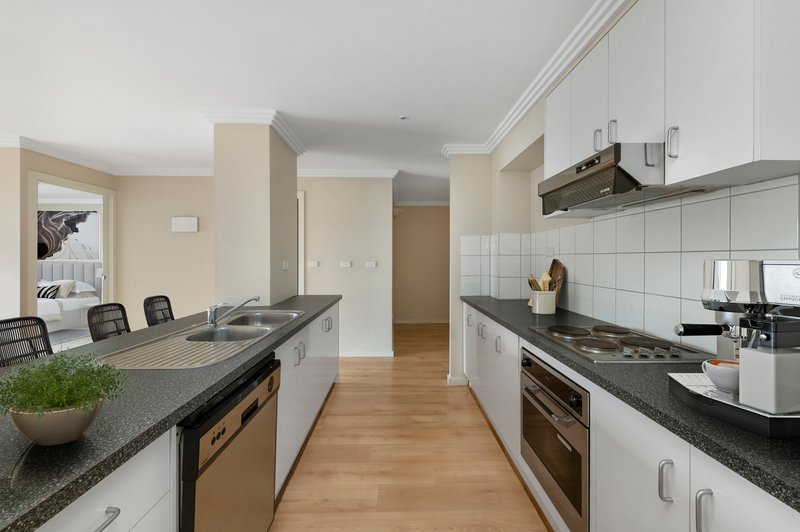 Photo - 16/17 Ascot Vale Road, Flemington VIC 3031 - Image 3