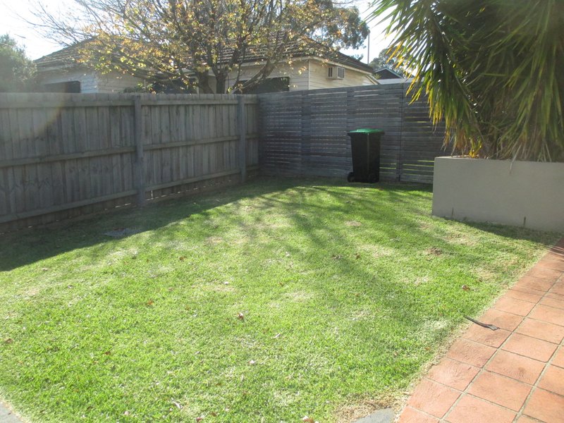 Photo - 1/61a Dunblane Road, Noble Park VIC 3174 - Image 5