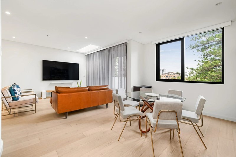 Photo - 16/1B Gloucester Avenue, Burwood NSW 2134 - Image 5