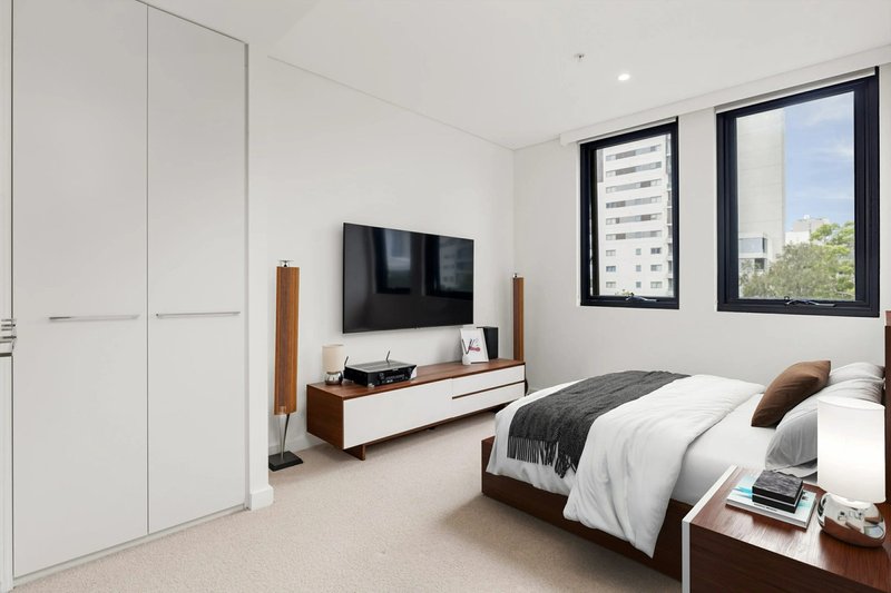 Photo - 16/1B Gloucester Avenue, Burwood NSW 2134 - Image 7