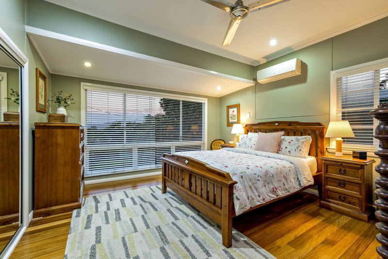 Photo - 162-164 Hillview Crescent, Whitfield QLD 4870 - Image 9
