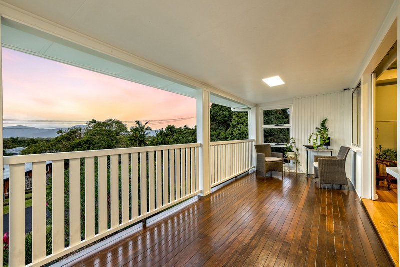Photo - 162-164 Hillview Crescent, Whitfield QLD 4870 - Image 15