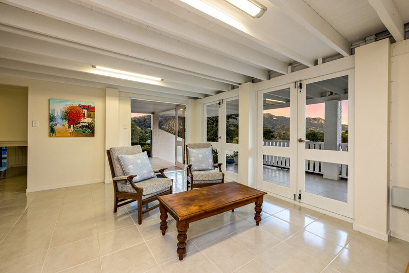 Photo - 162-164 Hillview Crescent, Whitfield QLD 4870 - Image 16