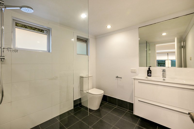 Photo - 162-164 Hillview Crescent, Whitfield QLD 4870 - Image 21
