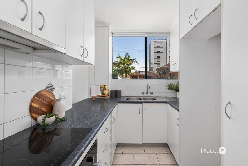 Photo - 1/62 Bromley Street, Kangaroo Point QLD 4169 - Image 6