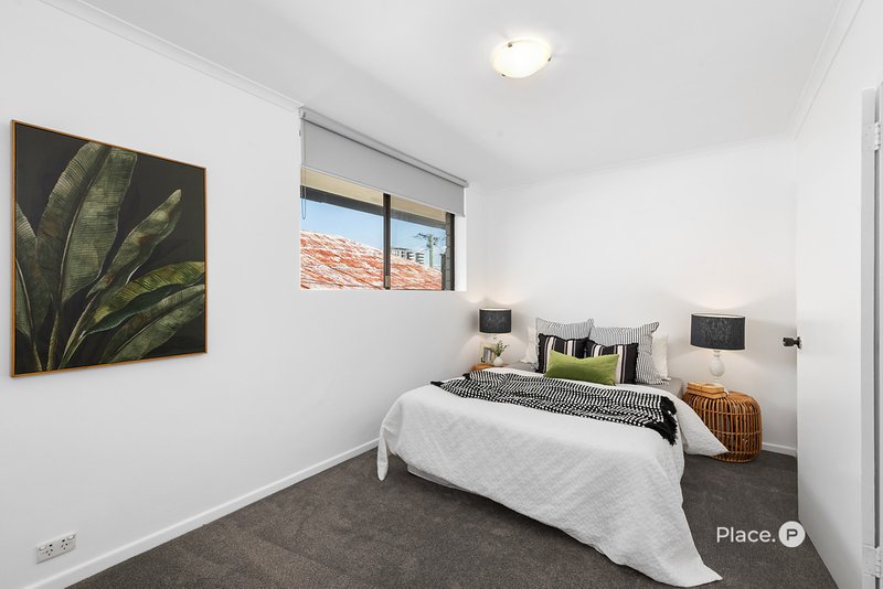 Photo - 1/62 Bromley Street, Kangaroo Point QLD 4169 - Image 9