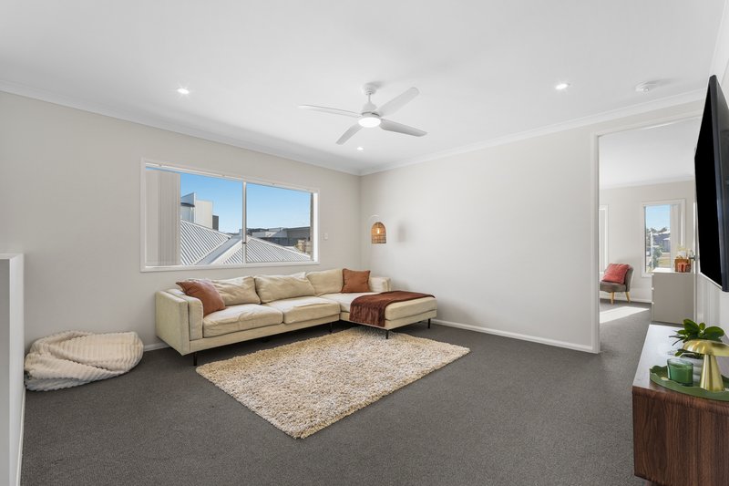 Photo - 162 Carnarvon Drive, White Rock QLD 4306 - Image 11