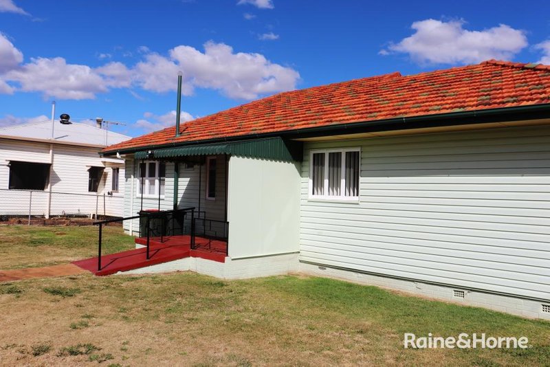 Photo - 162 Doonkuna Street, Kingaroy QLD 4610 - Image 11