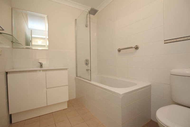 Photo - 162 Driftway Dr , Pemulwuy NSW 2145 - Image 5