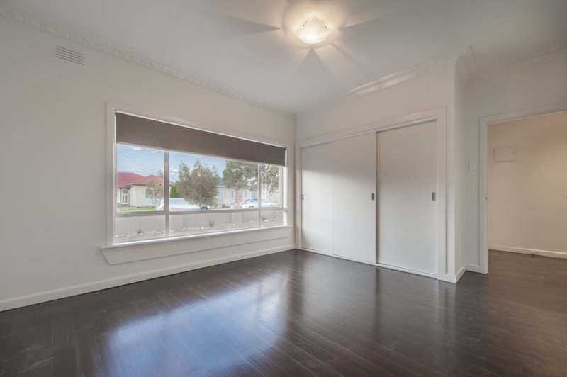 Photo - 1/62 Dundee Street, Reservoir VIC 3073 - Image 5