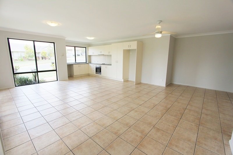 Photo - 1/62 Freestone Drive, Upper Coomera QLD 4209 - Image 3