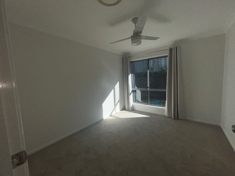 Photo - 162 Glass House Circuit, Kallangur QLD 4503 - Image 4