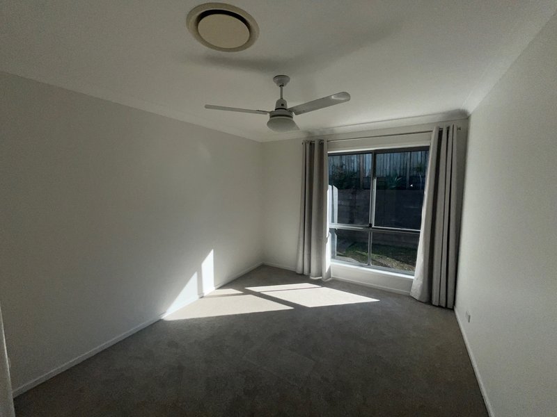 Photo - 162 Glass House Circuit, Kallangur QLD 4503 - Image 6