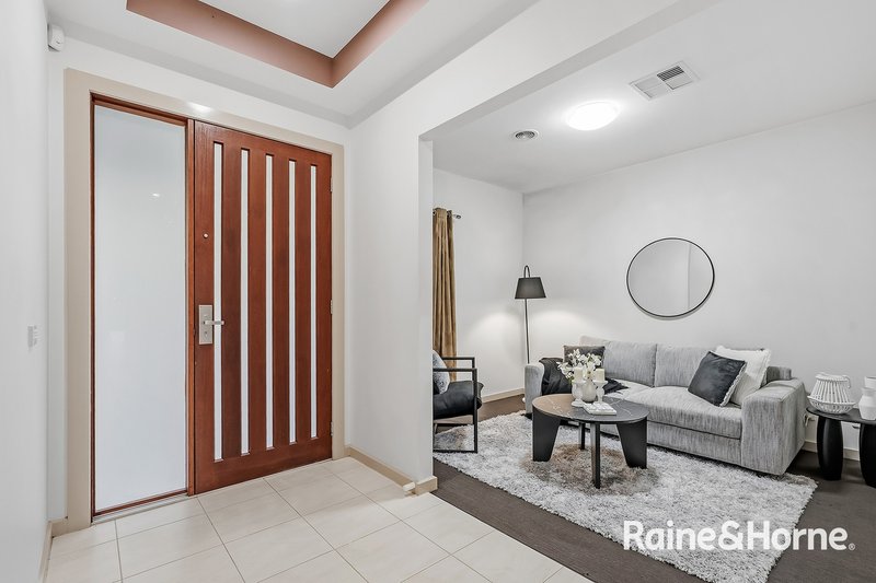 Photo - 162 Heather Grove, Clyde North VIC 3978 - Image 2