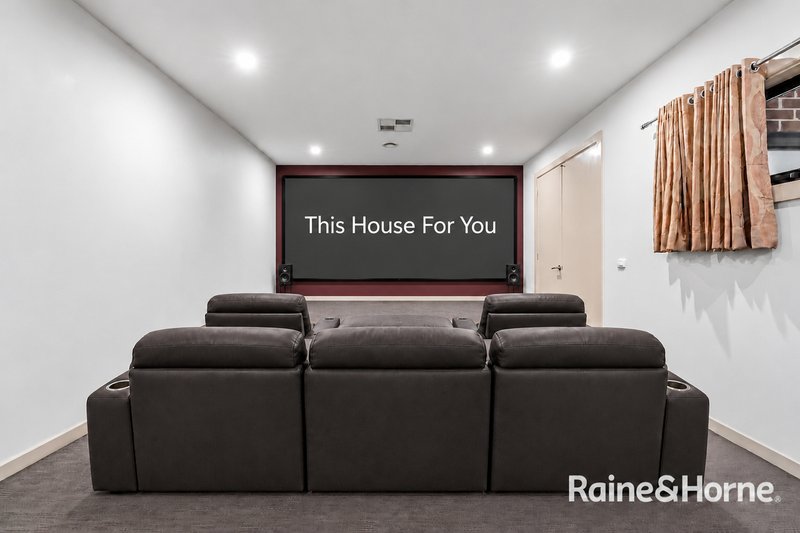Photo - 162 Heather Grove, Clyde North VIC 3978 - Image 4