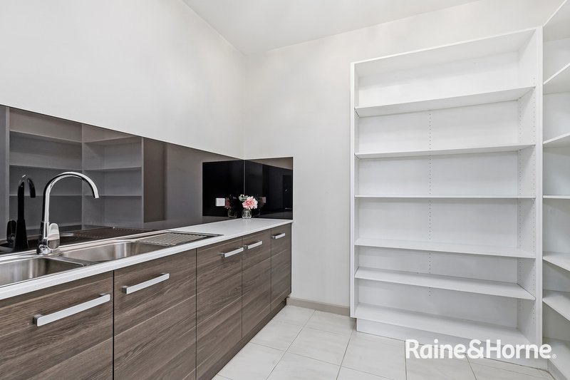 Photo - 162 Heather Grove, Clyde North VIC 3978 - Image 15