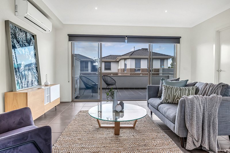 Photo - 1/62 Marathon Boulevard, Craigieburn VIC 3064 - Image 9