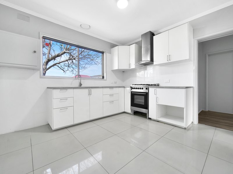 Photo - 162 Noble Street, Noble Park VIC 3174 - Image 3