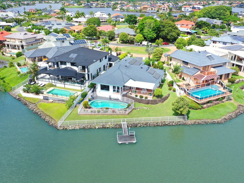 Photo - 162 Port Jackson Blvd , Clear Island Waters QLD 4226 - Image 2