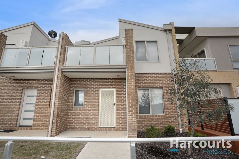 16/2 Rockgarden Drive, Truganina VIC 3029