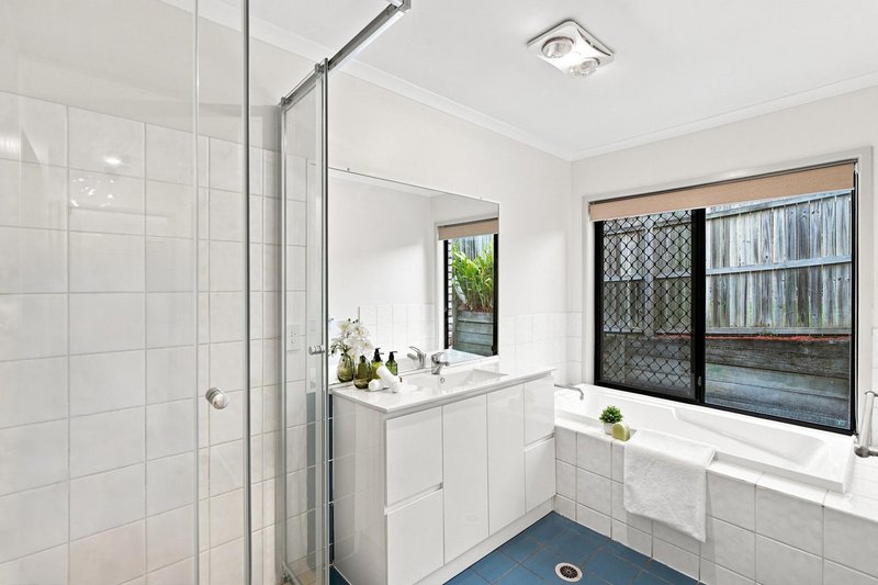 Photo - 162 Rubicon Crescent, Kuraby QLD 4112 - Image 13