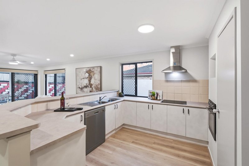 Photo - 162 Rubicon Crescent, Kuraby QLD 4112 - Image 20
