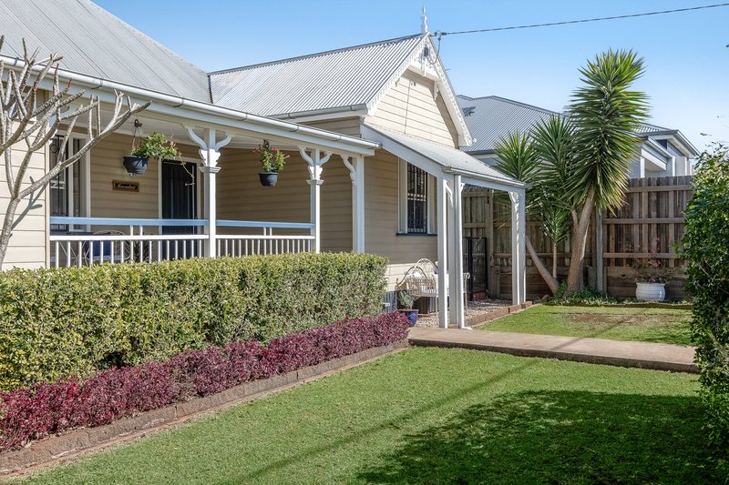 Photo - 162 Spring Street, Middle Ridge QLD 4350 - Image 4