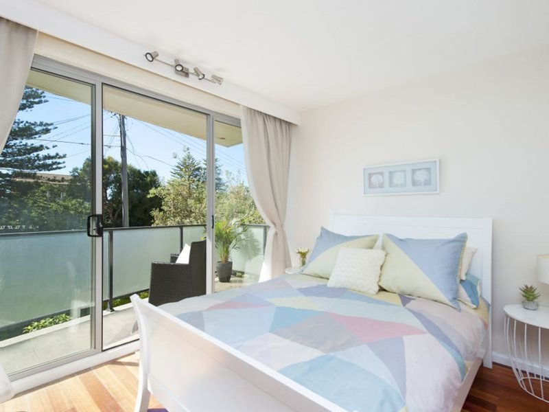 Photo - 1/62 Surfview Road, Mona Vale NSW 2103 - Image 3