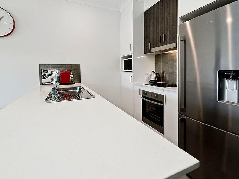 Photo - 16/2 University Road, Mitchelton QLD 4053 - Image 3