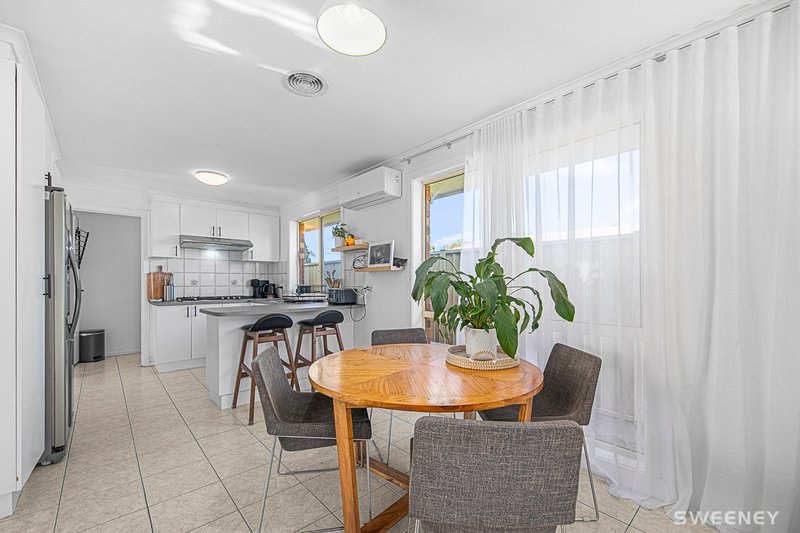 Photo - 162 Victoria Street, Altona Meadows VIC 3028 - Image 4
