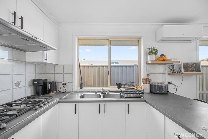 Photo - 162 Victoria Street, Altona Meadows VIC 3028 - Image 7