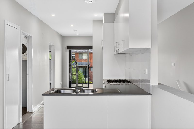 Photo - 16/26-28 Third Avenue, Macquarie Fields NSW 2564 - Image 3
