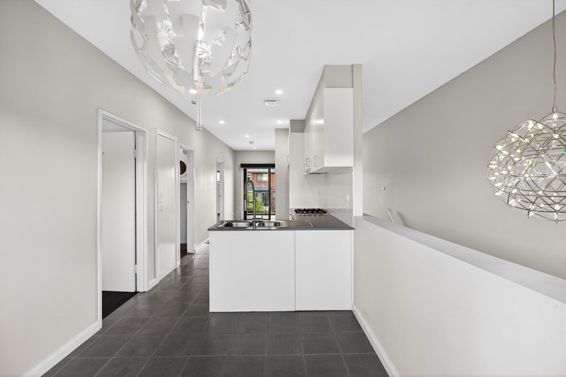 Photo - 16/26-28 Third Avenue, Macquarie Fields NSW 2564 - Image 5