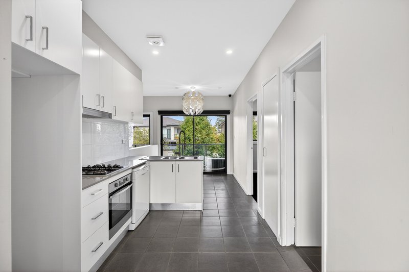Photo - 16/26-28 Third Avenue, Macquarie Fields NSW 2564 - Image 6