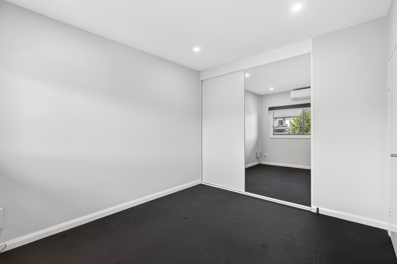 Photo - 16/26-28 Third Avenue, Macquarie Fields NSW 2564 - Image 10