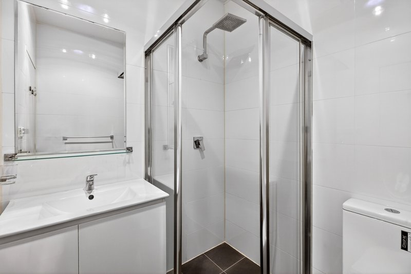 Photo - 16/26-28 Third Avenue, Macquarie Fields NSW 2564 - Image 11