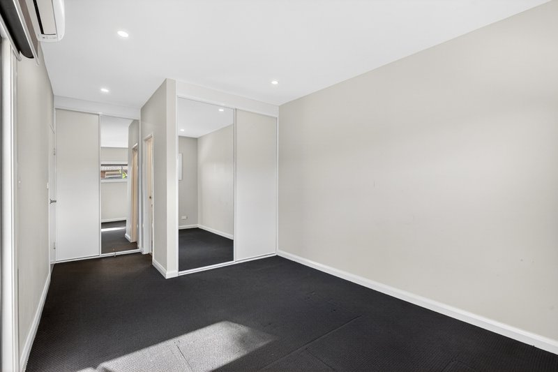 Photo - 16/26-28 Third Avenue, Macquarie Fields NSW 2564 - Image 13