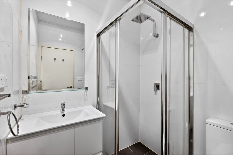 Photo - 16/26-28 Third Avenue, Macquarie Fields NSW 2564 - Image 16