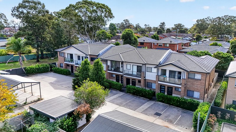 Photo - 16/26-28 Third Avenue, Macquarie Fields NSW 2564 - Image 17