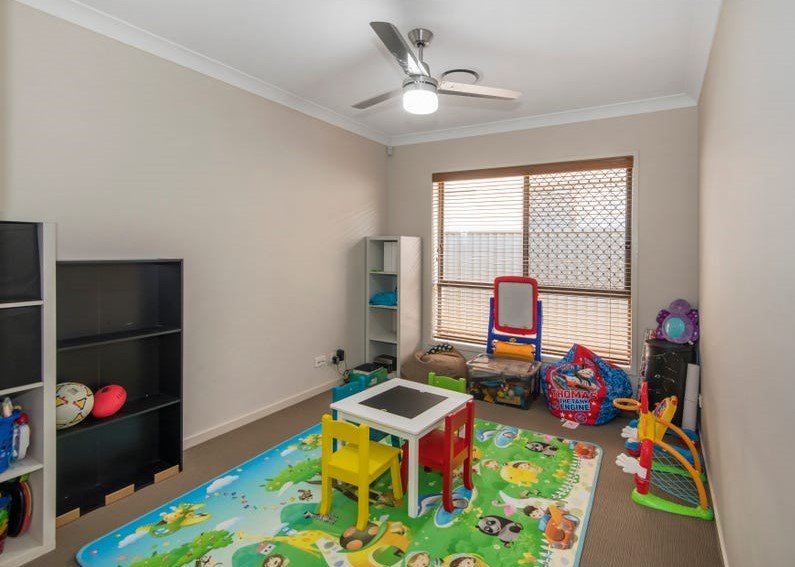 Photo - 162A Graham Road, Bridgeman Downs QLD 4035 - Image 6