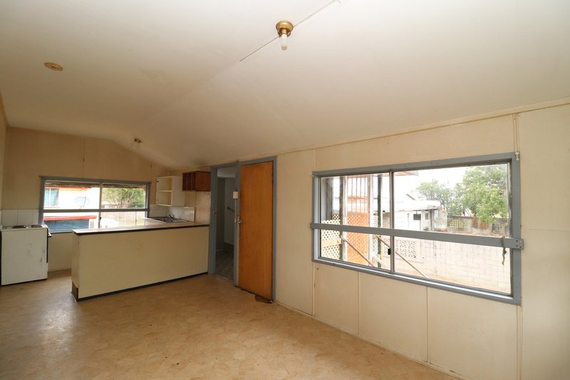 Photo - 163 Cameron Street, Ayr QLD 4807 - Image 4