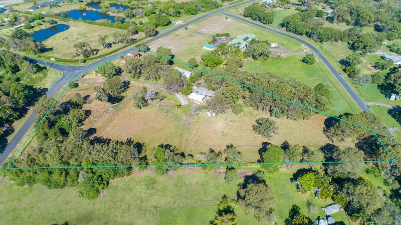 Photo - 163 Campbell Parade, Beachmere QLD 4510 - Image 4