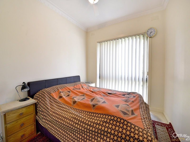 Photo - 1/63 Carinish Road, Clayton VIC 3168 - Image 6