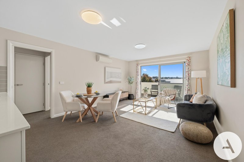Photo - 16/3 Clare Burton Crescent, Franklin ACT 2913 - Image 3