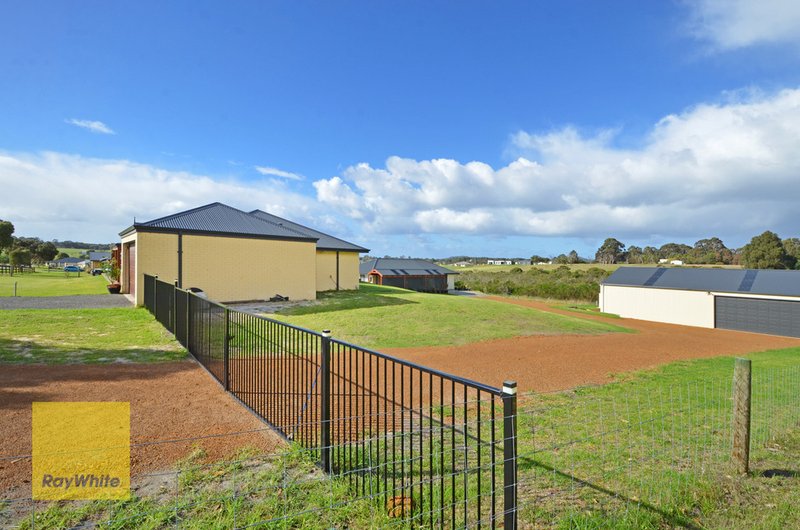 Photo - 163 Deloraine Drive, Warrenup WA 6330 - Image 3