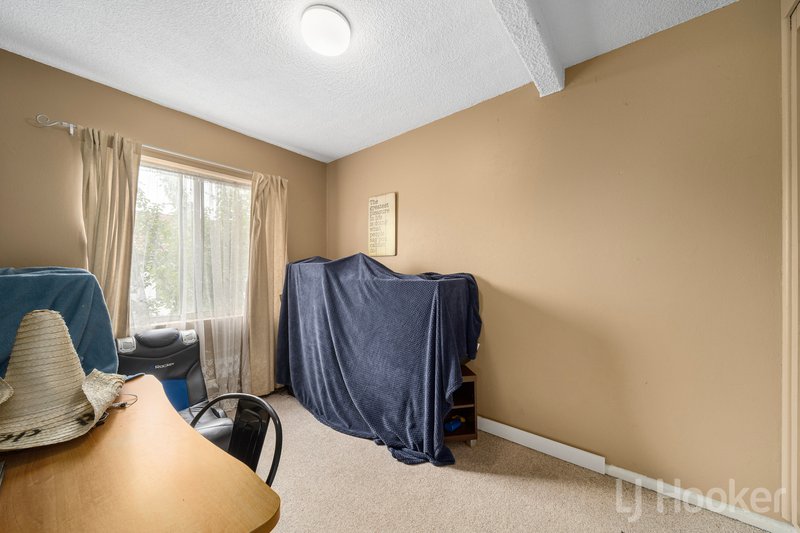 Photo - 1/63 Donald Road, Queanbeyan NSW 2620 - Image 8