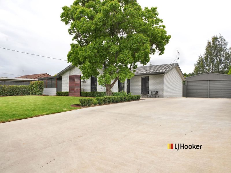 Photo - 163 Murgah Street, Narromine NSW 2821 - Image 2